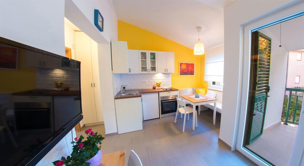 Apartments Denis Klek Exterior photo